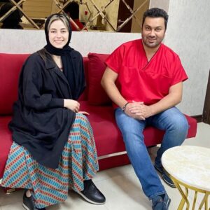 Mohammad Khademi Instagram - با هنرمند و بازیگر ارجمند 
سرکار خانم نیلوفر رجایی فر
🌱

@rajaeifar.niloofar 
-----------

أحب أسابق الأنفاس

وأقول قبل الناس

وبصادق الإحساس

عید الفطر سعید

عید فطر  بر همه عزیزان مبارک🌱

#دکترمحمدخادمی#سریال#فیلم#خوشنام#نیلوفررجاییفر #هنر#سینما
#سریال_پاییتخت#پاییتخت