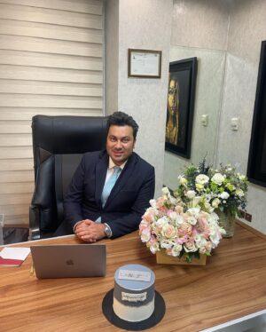 Mohammad Khademi Instagram - از همه دوستان و همراهان عزیز که به بنده لطف و محبت همیشگی دارند
و روز پزشک به یاد من بودند کمال تشکر و سپاس را دارم❤️
امیدوارم بهتر و بیشتر بتوانم به رسالتم در خدمت به انسانها کوشا باشم

شاد و سلامت و پیروز باشید
دکتر محمد خادمی

#روز_پزشک_مبارک
#❤️