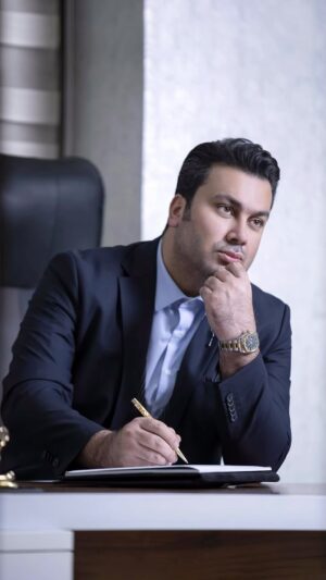 Mohammad Khademi Instagram - ✨🎊
سال نو میلادی 🥂2023 مبارک
امیدوارم آغازی باشد برای مهربانی،
قوی تر و محکم‌تر بودن ❤️
امیدوار و  آزاد زندگی کردن ✌🏻
.
#happy_new_year #new_year
#reels #happynewyear2023 #instagram
#january #winter #2023 #happy #welcome2023