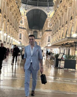 Mohammad Khademi Instagram - احساس میکنم خوشبخت ترین آدم روی زمین هستم!
میدونید چرا؟!
چون ذره ایی تنفر در وجودم نیست
حاضر نیستم به کسی بدی کنم
هر روز به این فکر نمیکنم از کسی انتقام بگیرم یا خودم رو به کسی ثابت کنم ...
من با خودم در رقابتم 💪

ارادت❤️

-------------------
@dr.khademi 

#بهترین_خودت_باش💎