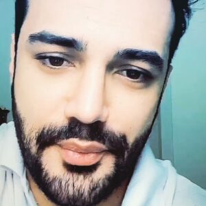 Mohammad Reza Zhaleh Instagram - .
«زمان به وقت منیّت می ایستد»
.
اصرار خیلی خیلی زیاد شما عزیزان منو برآن کرد 
با خجالت زدگی تمام مِن بعد استوری هایی که مورد توجه شما قرار میگیره در قالب پست مجدداً منتشر کنم 
البته با نظر سنجی شما خانواده میلیونی ژاله
﴿باقی بقایتان ژاله فدایتان﴾
😉
‏@mr.zhaleh 
#محمدرضاژاله
#محمدرضا_ژاله
#محمد_رضا_ژاله