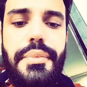 Mohammad Reza Zhaleh Instagram - .
«برسد به دست آن کس که...»
.
کپشن همون همیشگی
﴿باقی بقایتان ژاله فدایتان﴾
😉
‏@mr.zhaleh 
#محمدرضاژاله
#محمدرضا_ژاله
#محمد_رضا_ژاله