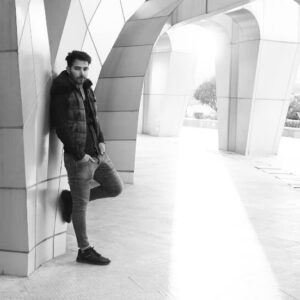 Mohammad Zaroni Instagram - چون میگذرد 
غمی نیس...