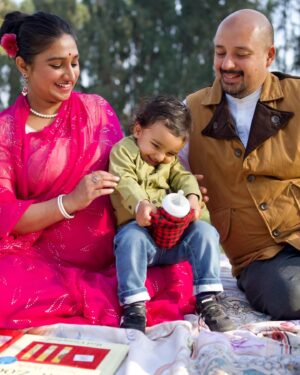 Mohena Singh Instagram - Welcoming a new member in our family soon 🌸
Grateful and counting the blessings 🙏🏽

📷 @shrirangswarge