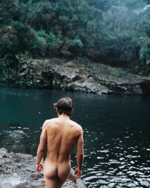 Moisés Arias Instagram - Blue Lagoon