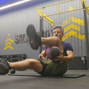 Moisés Arizmendi Instagram - Vámonos despidiendo del 23 y pa quitarse lo pesado acá va una secuencia general de funcional,  porque se trata de funcionar y andar con mucha salud este 2024, sino para que?

#lomejoresdeseos
#ejerciciofuncional 
#propositoscumplidos