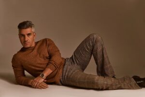 Moisés Arizmendi Instagram - Gracias Lina @linaglow
Y @revistablackmx me divertí como el que más.

Pic 1

Gracias equipazo de PR @makeitprensa Gracias Luis @luiswolosky

Fotografía Lalo  @eduardoraos
Styling @sir.styling
Maquillaje y peinado @aleromua

Editora en jefe @linaglow 

#moda