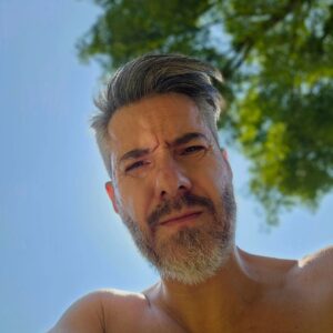 Moisés Arizmendi Instagram - Los envidiosos dirán que es la CDMx y los Viveros y no sé qué... pero que viva el SOL #norwegianwood