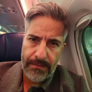Moisés Arizmendi Instagram - 1.  Mañana llamado...
2. 6am.

#buenfin