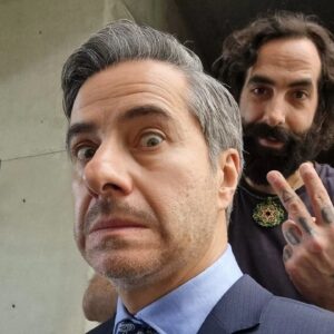 Moisés Arizmendi Instagram - Dias de trabajo y mucha diversión jaliscienses haciendo #elniñero 1a. Temporada. Por @netflixlat
