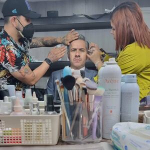 Moisés Arizmendi Instagram - Dias de trabajo y mucha diversión jaliscienses haciendo #elniñero 1a. Temporada. Por @netflixlat