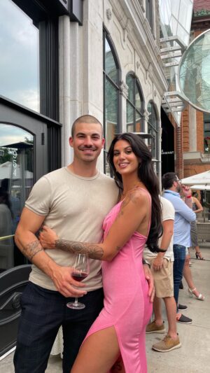 Molly Cardinal Instagram - il faut arrêter de romantiser les relations toxiques dans les films please!!!
.
.
.
.
.
#relationships #relationshipadvice #relationshipquotes #dating #growingup #datingtips #datingadvice #maturing #tvshows #toxiclove