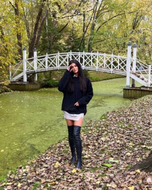 Molly Cardinal Instagram - Être un peu dans sa bulle, oublier un peu les réseaux, revenir desfois dropper une photo 🙋🏻‍♀️✨