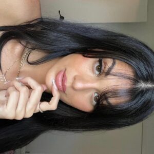 Molly Cardinal Instagram - Mon new thing c’est d’avoir toujours le toupette un peu dans les yeux