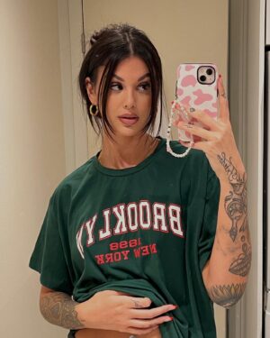 Molly Cardinal Instagram - « I don’t care »