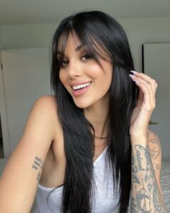 Actress Molly Cardinal HD Instagram Photos and Wallpapers July 2023