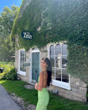 Molly Cardinal Instagram - This trip was the aesthetic of my dreams✨🧚‍♂️🫶🏻🤳🏽🦋🍀