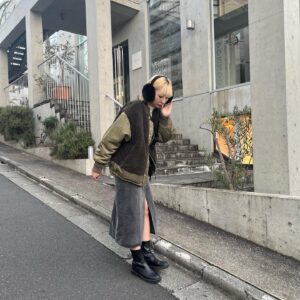 Momo Ogata Instagram - イヤーカフ想像以上にあったかい🖤

この日は普段しない系統のファッションだったけど
金髪によく似合ってて良い感じ🎀

#ファッション #金髪 #패션  #옷스타그램 #오오티디 #冬コーデ