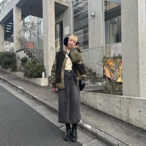Momo Ogata Instagram - イヤーカフ想像以上にあったかい🖤

この日は普段しない系統のファッションだったけど
金髪によく似合ってて良い感じ🎀

#ファッション #金髪 #패션  #옷스타그램 #오오티디 #冬コーデ