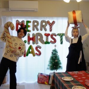 Momo Ogata Instagram - クリスマスが終わったら一気に年末感すごい🥺
この年の瀬すごく寂しい気持ちになるのにめちゃくちゃ好きなんよなあ〜🫢

#年末 #師走 #もう1週間もない　🥺