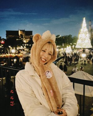 Momo Ogata Instagram - 🎄🎅🔔🎁🍗

#ディズニーシー #disney #christmas