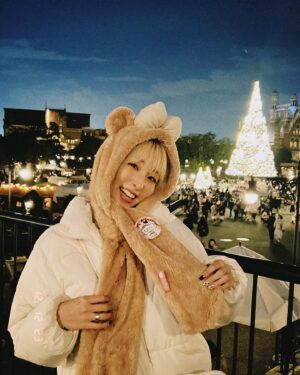 Momo Ogata Instagram - 🎄🎅🔔🎁🍗

#ディズニーシー #disney #christmas