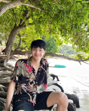 Mon Hatsawatchon Wongsrisai Instagram - Long time no sea🏝️🌊🤍