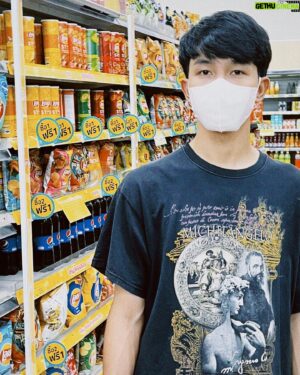 Mon Hatsawatchon Wongsrisai Instagram - 🛒🚶🏻‍♂️