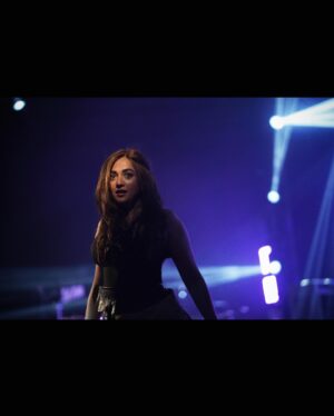 Monali Thakur Instagram - 🧡🧚🏻‍♀️..
.
.
#monali #monalithakur #monalilive #kerala #thrill #adrenaline #love #entertainment