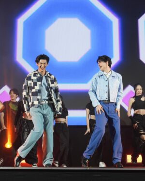 Mondop Heamtan Instagram - ช่วงเวลาที่มีความสุขมักผ่านไปไวสินะ~
มันเป็นช่วงเวลาที่มีความสุขมากจริงๆ
ทุกวินาทีที่ผมทำการแสดงอยู่บนเวที เราได้มองเห็นผู้คนต่างๆที่มาจากหลากหลายที่ กำลังปรบมือ ยิ้มมีความสุข ทุกคนพากันคอยเชียร์มันเป็นอะไรที่วิเศษมากจริงๆครับ 
ปีนี้เป็นปีที่ดีจริงๆ🥰

ก่อนอื่นเลยก็อยากขอบคุณพี่เฟริส @first_chanan และพี่ @ohstarhunter ที่จัดงานนี้ขึ้นมาได้อย่างสมบูรณ์แบบ และขอบคุณที่เชื่อใจว่าพวกเราว่าจะทำมันออกมาได้นะครับ 
ขอบคุณ @starhunter_entertainment และ @rsgroupofficial ที่ทำให้ผมได้พบกับแฟนๆของผม
ขอบคุณทีมงานทุกคนที่ช่วยจัดงานนี้
ขอบคุณทีมแดนซ์เซอร์ที่ทำให้โชว์ออกมาได้อย่างสวยงาม
ขอบคุณพี่ @ozsila_makeup ที่ทั้งแต่งหน้า อัดฉีดขั้นสุดแถมยังสอนอะไรหลายๆอย่างกับพวกเราเยอะมาก
ขอบคุณพี่ @jeanthailand2531 ที่อุตส่าห์รีบมาหาพวกเราเพื่อทำผมให้ ทั้งที่ตัวเองก็มีธุระด่วน แต่ก็ไม่ทิ้งพวกเรา
ขอบคุณพี่ @bmpurimphat สไตลิสต์สุดมหัศจรรย์ ที่จัดชุดให้สวยสนั่นเวที จัดใหญ่จัดเต็มเสมอ 3 Minute miracle สุดๆ
ขอบคุณ @bovorntalk @jj.sunday มันส์มากจริงๆ ไว้นัดไปนวดกันนะ

ขอบคุณแกนะตา @moslhong ทั้งที่ก็รู้ว่าเต้นกันไม่ค่อยได้ แต่ก็อวยกันสุดๆ ให้กำลังใจกันขั้นสุด แถมยังไม่ท้อเลยสักวินาทีเดียว รักแกนะ จุ๊บๆ
เห็นนะว่าอมยิ้มอยู่อ่ะ 55555555

ขอบคุณชาวบอสทุกคนนะครับ ที่สละเวลาอันมีค่ามาหาพวกเรา ขอบคุณที่ช่วยจัดบูธหน้างานได้อย่างสวยงาม ขอบคุณที่เดินทางมาหาพวกเรา บางคนมาไกลมาก แต่ก็หาทางจนมาเจอพวกเราจนได้ ขอบคุณที่พยายามเพื่อพวกเรานะครับ ขอบคุณของขวัญทุกชิ้นที่ส่งมาให้นะครับ ขอบคุณมอบความรักและความอบอุ่นมห้พวกเราเสมอ ขอบคุณมากจริงๆครับ

ผมหวังว่าทุกคนจะชอบการแสดงของพวกเรา และขอให้เรามีโอกาสได้เจอกันใหม่นะครับ 
LOVE YOU ALL~🌷

#BDGFANCON 
#MOSBANK
