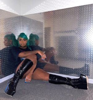 Monét X Change Instagram - Alt Vibes 🤘🏾
.
.
Go watch the Pitstop w/ @adoredelano