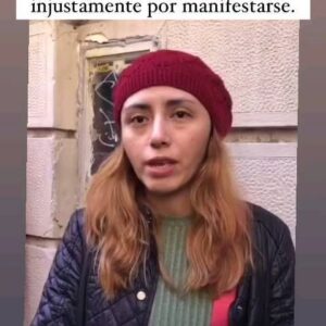 Mónica Cabrera Instagram - #Repost @mujeresquenofuerontapa 
——
Ella es Paola, hija de Ramona Tolaba, una señora de 56 años, que trabaja como empleada doméstica, que fue sola a la marcha a manifestarse pacíficamente.

Fue injustamente detenida. 

Está ahora alojada en una cárcel federal de máxima seguridad y la van a separar del resto de las compañeras detenidas para alojarlas con presas comunes, violando todas las garantías del proceso penal.

Se necesita máxima difusión, están pidiendo videos y fotos para aportar a la causa. 

Por favor, no seamos cómplices de esto.
#libertadalospresospoliticos #ramonatolaba #argentina