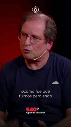 Mónica Cabrera Instagram - #Repost @cenitalcom 
——
Martín Kohan sobre Javier Milei: “Fuimos perdiendo la percepción general de que cuando alguien se saca es un papelón”. 

El escritor y docente Martín Kohan pasó por #540° con la conducción de @odonnellmaria y @ernesto_tenembaum para debatir sobre los discursos en redes sociales y la comunicación de Javier Milei. 

Compartió su lectura sobre lo que es considerado “adoctrinamiento” frente a los pensamientos de los “argentinos de bien” y subrayó que así como lo hacen “distintos economistas”, lo que dice el presidente y “no se entiende, está dicho para no ser entendido”. 

Universidades, discursos reacciones y libertad de expresión fueron algunos de los temas que repasaron junto al escritor. 

Podés ver la entrevista completa en el canal de YouTube de C . Link en bio
