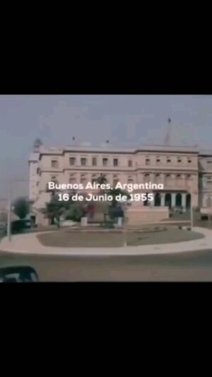 Mónica Cabrera Instagram - #Repost @pagina12 
——
A 69 AÑOS DEL BOMBARDEO A LA PLAZA DE MAYO

El 16 de junio de 1955 la aviación naval atacó la Casa de Gobierno con el objetivo de matar a Juan Domingo Perón y más de 300 personas fueron asesinadas. En 2020, Andrés Jones se propuso mostrar aquel ataque de una manera nunca vista: en colores.