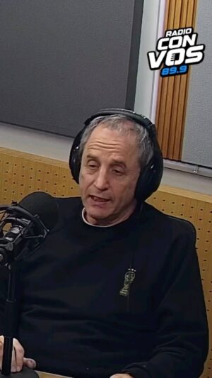 Mónica Cabrera Instagram - #Repost @radioconvos899 
——
¿Bruto y facho? En el súperpase, los conductores de Radio Con Vos discutieron sobre el rol de @marcosgalperin 

@rey7kc @ernesto_tenembaum @iglesiasdiego @aleberco @rominamanguel @jairostraccia