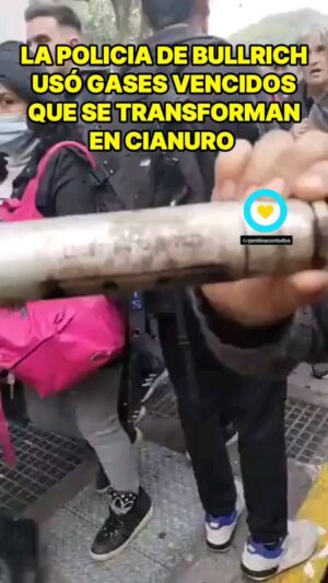Mónica Cabrera Instagram - #Repost @argentinacontodos 
——
La policía está usando gases lacrimógenos vencidos hace 2 años. Fecha de vencimiento 2022. Una vez descompuesto se convierte en cianuro y puede ser letal