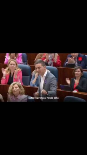 Mónica Cabrera Instagram - #Repost @davycoen 
——
Milei en España visitará a Isabel Díaz Ayuso, presidenta de la comunidad de Madrid, del partido PP de derecha, quien le otorgará un premio 🤌🏼🥴🤭