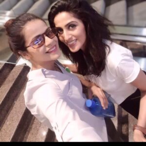 Monica Khanna Instagram - Happiest birthday jigguuu♥️♥️ @jigyasa_07
Just want to say 
In the ERA of DOST DOST NA RAHA
you made me believe in 
TERE JAISA YAAR KAHAN...🌻🌻🌻🌻
I wish only n only good things for you as you begin another year of life...
Happy birthday to the person who knows me inside and out.
“Cheers to a day full of celebration, laughter, and all the happiness you bring into the world"...
Thankyou for all the days you made me feel loved and appreciated....

Love you jigguuuddaaaaaaa♥️♥️♥️♥️ and my other two @chhayachouhan @hardiksangani

 #happybirthday #2024 #june