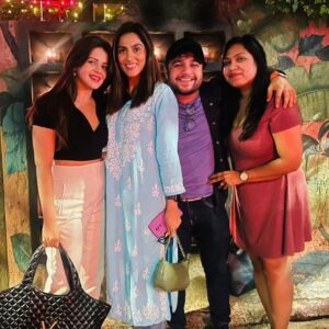 Monica Khanna Instagram - Happiest birthday jigguuu♥️♥️ @jigyasa_07
Just want to say 
In the ERA of DOST DOST NA RAHA
you made me believe in 
TERE JAISA YAAR KAHAN...🌻🌻🌻🌻
I wish only n only good things for you as you begin another year of life...
Happy birthday to the person who knows me inside and out.
“Cheers to a day full of celebration, laughter, and all the happiness you bring into the world"...
Thankyou for all the days you made me feel loved and appreciated....

Love you jigguuuddaaaaaaa♥️♥️♥️♥️ and my other two @chhayachouhan @hardiksangani

 #happybirthday #2024 #june