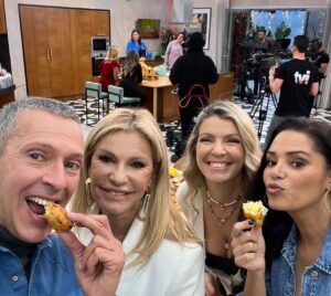 Mónica Sofia Instagram - Hoje fomos recordar o reality show onde entrei, "Quinta das Celebridades", da @tvioficial 
Tão bom matar saudades destes momentos. Foi sem dúvida das melhores experiencias da minha vida 🤍🙏 
🐴🐷🐔🐑
@cinha_jardim
@paula_ccoelho 
@pedroreis_oficial_ 
@sarasousapintoo 
@marisacruz