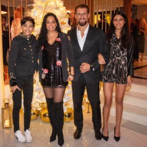 Mónica Sofia Instagram - Desejamos a todos um Feliz Natal ♥️♥️♥️♥️