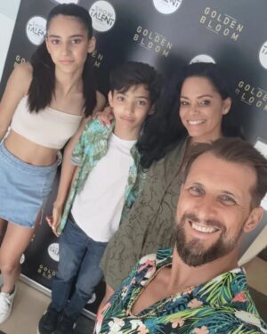 Mónica Sofia Instagram - Hoje a Mia completou uma experiência que lhe dará mais confiança para os desafios da sua vida futura. Um curso de manequim não é só para quem quer ser modelo, ou manequim, é importante para quem quer saber estar, ultrapassar inseguranças, criar postura e elegância, saber como gerir a sua alimentação de forma saudável para mente e corpo são... E muito mais! Por isso achámos importante a Mia participar neste curso da @showtalentmodels, com pessoas em quem confiamos e sabemos que irão passar bons ensinamentos.
A mia já tem mais uma pedra nos alicerces da sua personalidade. Que seja para a levar ao sucesso e à felicidade!
@miafonseca_pt
.
@luciagarcia8_oficial @anaritarocha_ar5 @rubimfonseca