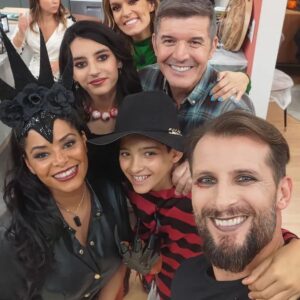 Mónica Sofia Instagram - A tarde foi terrificamente divertida na @casafeliz , com a @dichavesofficial e o @joaobaiaobaiao.
.
#halloween #familytime