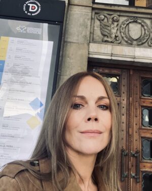 Monika Krzywkowska Instagram - Przyjemnie zasiąść po drugiej stronie …
„ Badania ściśle tajne” reż. Norbert Rakowski  Teatr Kochanowskiego w Opolu #42 Warszawskie Spotkania Teatralne…💚