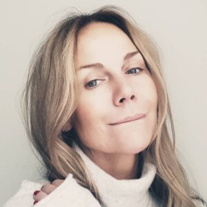 Monika Krzywkowska Instagram - Jakby tu sobie poprawić samopoczucie...byle nie tym co zostało ze świąt😉