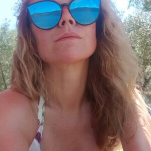 Monika Krzywkowska Instagram - Summer Time...patrzę, że to na co patrzę odbija się i tak...😎🌊☀️