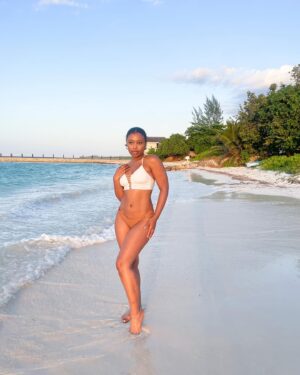 Monique A. Green Instagram - Beach, please 🏝️
