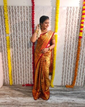 Monisha Vijay Instagram - 🤎🍂
Saree draping and hairdressing by @prabavathi_madhu
.
.
#ethirneechalserial #ethirneechal #suntv #ethirneechalonsuntv #suntvserial #saree #postoftheday #sareefashion #instagood #instasaree #instafashion #dharshini #monishavijay #instapost