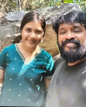 Monisha Vijay Instagram - The unforgettable journey of ethirneechal. The only person who gave me an incredible opportunity and scenes where I could expose all my skills and talents, no words to thank you sir @thiruselvamvelusamy ❤️and #srividya mam.. I'm forever greatful to you for giving me an identity and recognition!! 

This is a wonderful memory and a lifetime fame that holds to my name. All the beautiful appreciations I've got is solely through this ethirneechal family. I thank my co artists from whom I kept learning stuffs from day 1.. 
@kaniha_official @haripriyaa_official @sabari.prasanth @vibhuraman @satyapriya_bhagavatula @sathya_devarajan_official @velaramamoorthy @priyadharshinikishoreneelakndn @madhumitha_official.h @actorkamalesh @_.rithikrr._  @aishwaryarathinamofficial and especially @marimuthu.official ❤️

Thank you @dop_sandy_santhanam sir!!

And all the other technicians with my whole heart.
I'm grateful to you for to my entire lifetime sir @thiruselvamvelusamy 
Special thanks to @suntv 🫶

#ethirneechal #suntv