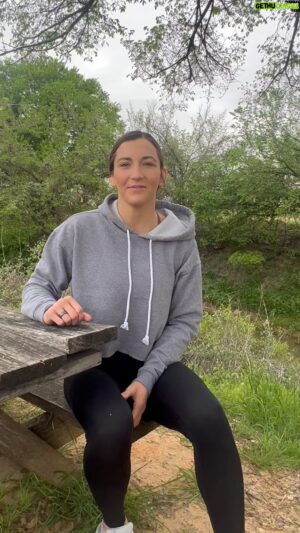 Montana De La Rosa Instagram - UFC fights out in Florida tonight go to mybookie.ag and throw in those pics. Who do you got? #ufc @realmybookie
